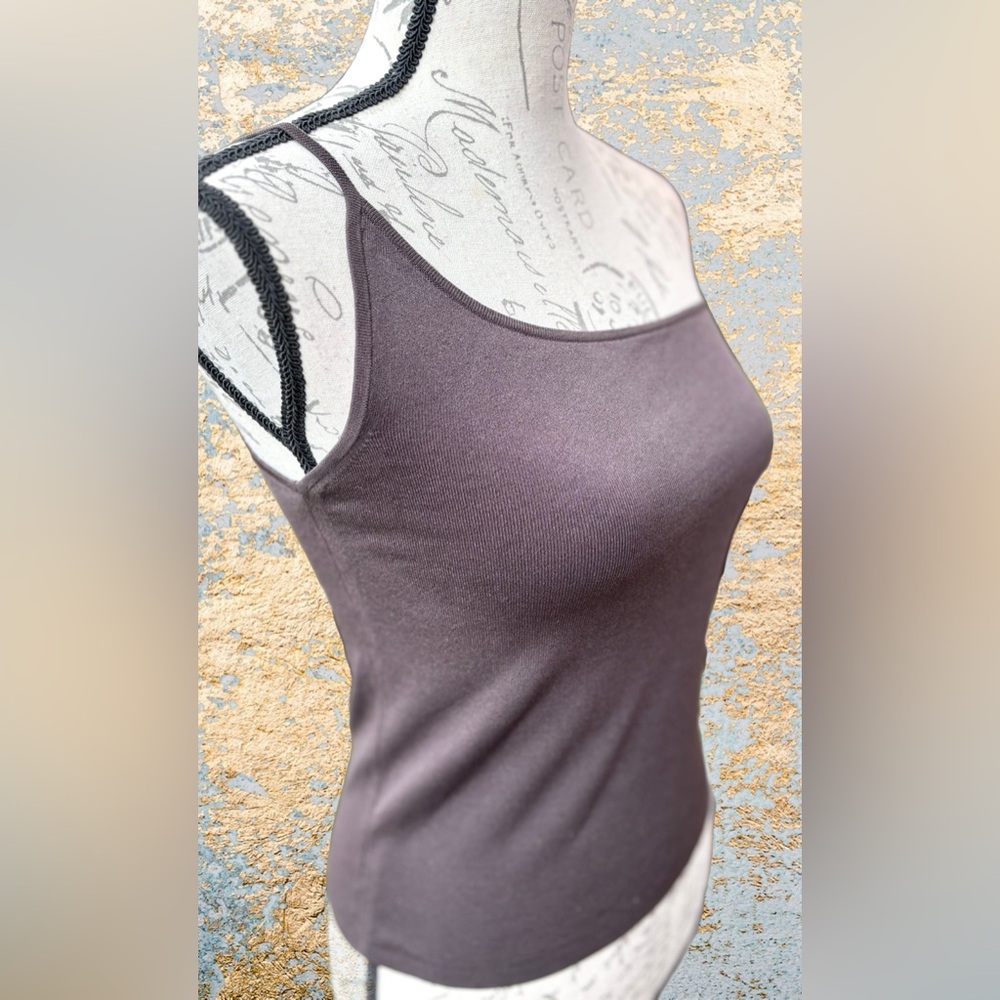 THEORY Dark Chocolate One Shoulder Tank Top
Size 6
Like New / Never Worn - Picture 3 of 9